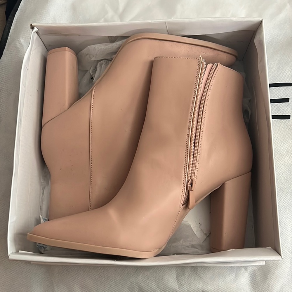 Heeled boots size 10 - Taupe color